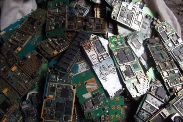 Mobile Phone Scrap - Image 2